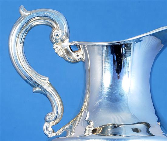 An early Victorian silver cream jug, by William Hunter, Height: 160mm Weight: 8.4oz/263grms